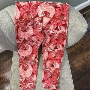 Aerie cropped move leggings. Size L.